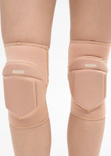 Load image into Gallery viewer, QueenWear Knee Pads – PRO 4 – Latte Nude