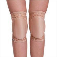 Load image into Gallery viewer, Queen Wear "Nude Latte" Grippy Knee Pads
