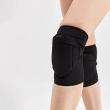 Load image into Gallery viewer, QueenWear Knee Pads – SLEEK PRO 4 – Black
