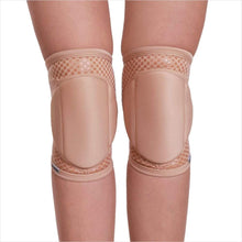 Load image into Gallery viewer, Queen Wear &quot;Nude Latte&quot; Grippy Knee Pads
